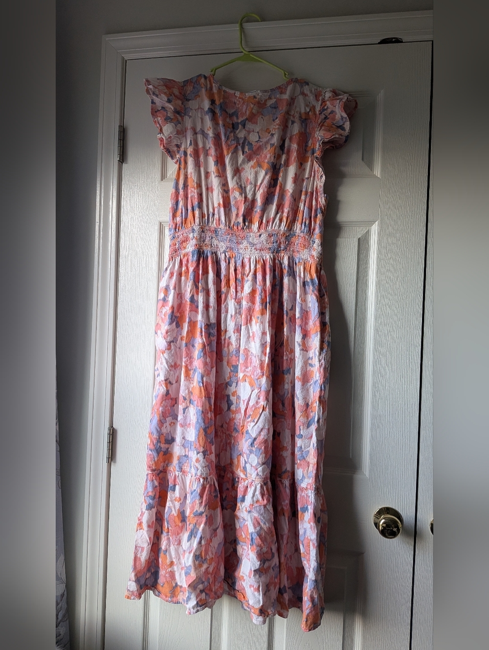 Floral Flutter-Sleeve Midi Dress in Peach Multi - Picture 8 of 9